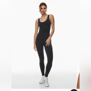 TNA Aritzia sleeveless Jumpsuit size M